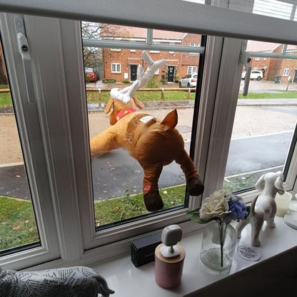 Syöksyvä Joulupukki ja Poro